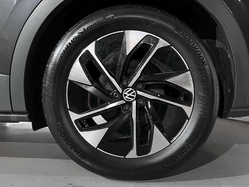 Usado VW ID.4 Pro 150 kW (204 CV) 2025 Gris SUV