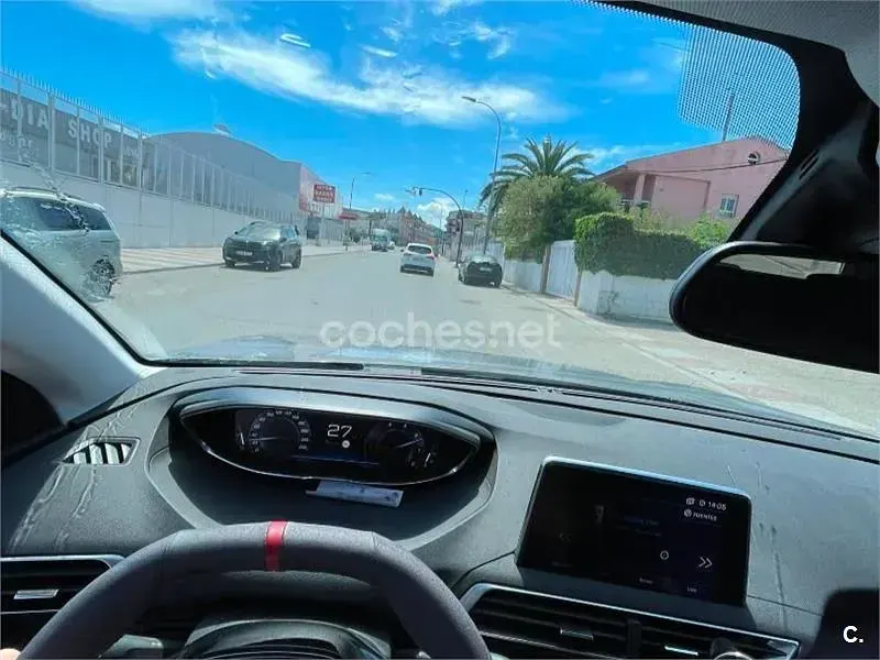 Usado Peugeot 3008 Allure 130 CV (95 kW) 2019 Gris / plata SUV