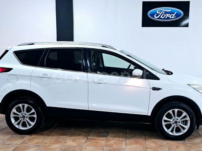 Usado Ford Kuga Titanium 150 CV (110 kW) 2017 Blanco SUV