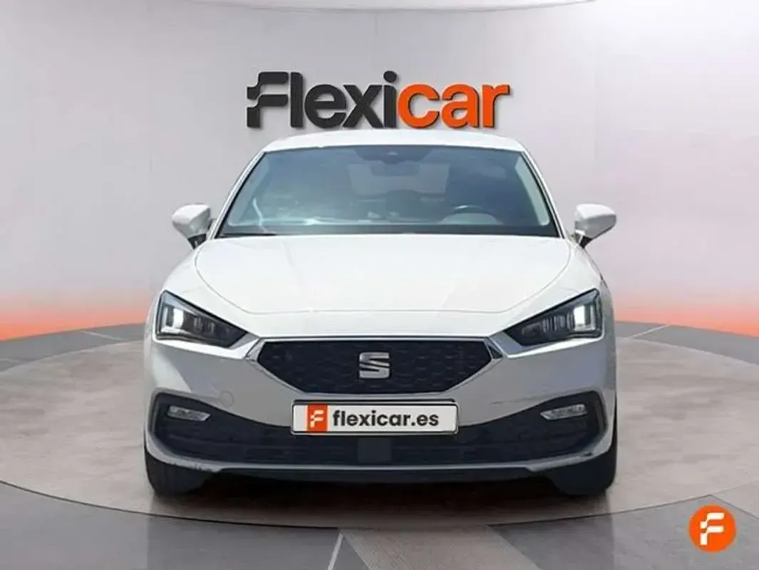Usado Seat Leon Style 131 CV (96 kW) 2023 Blanco Utilitario