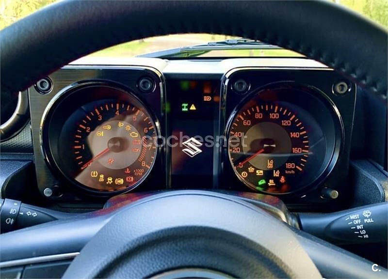 Usado Suzuki Jimny 102 CV (75 kW) 2019 Amarillo SUV