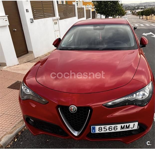 Usado Alfa Romeo Stelvio 160 CV (117 kW) 2019 Rojo SUV