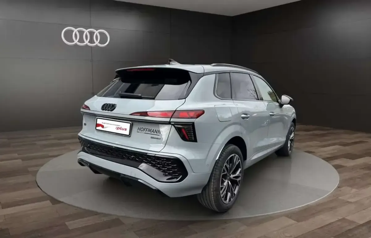 Usado Audi Q3 S-Line 265 CV (194 kW) 2025 Gris SUV