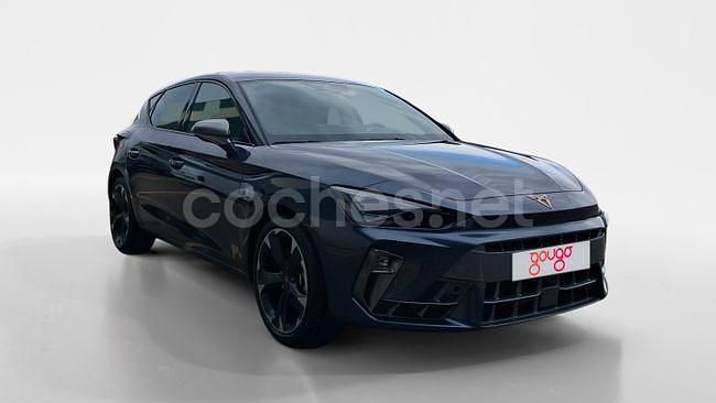 Usado Cupra Leon 150 CV (110 kW) 2025 Gris / plata Berlina