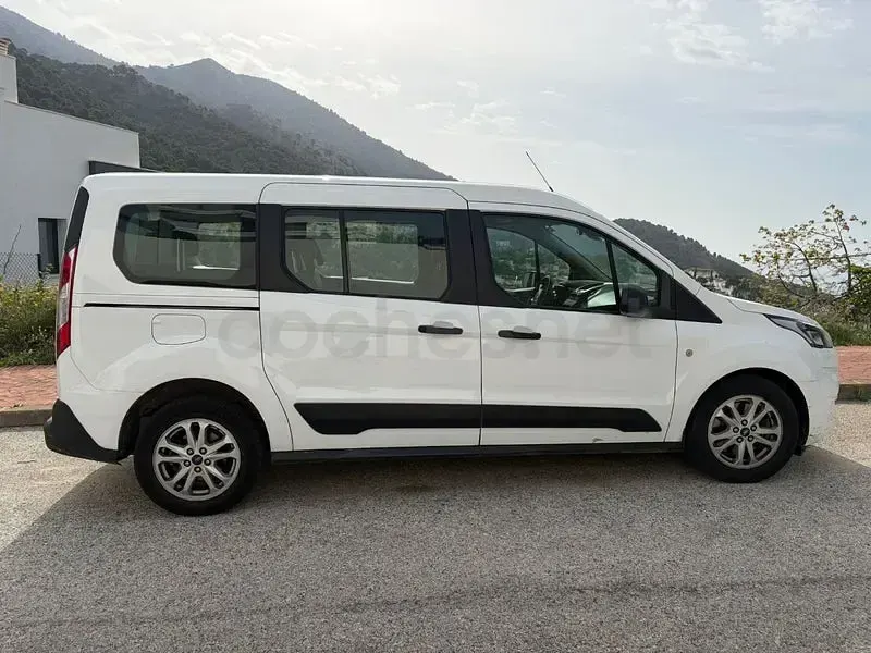 Usado Ford Tourneo Trend 120 CV (88 kW) 2021 Blanco Monovolumen