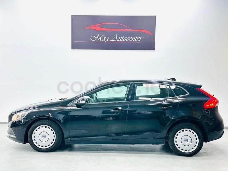 Usado Volvo V40 Kinetic 120 CV (88 kW) 2016 Negro Berlina