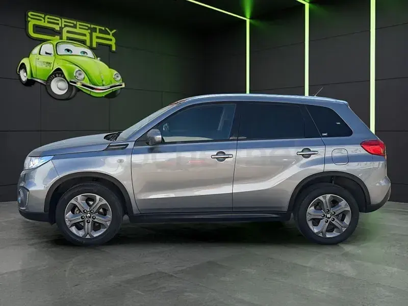 Usado Suzuki Vitara GL 120 CV (88 kW) 2016 Gris / plata SUV