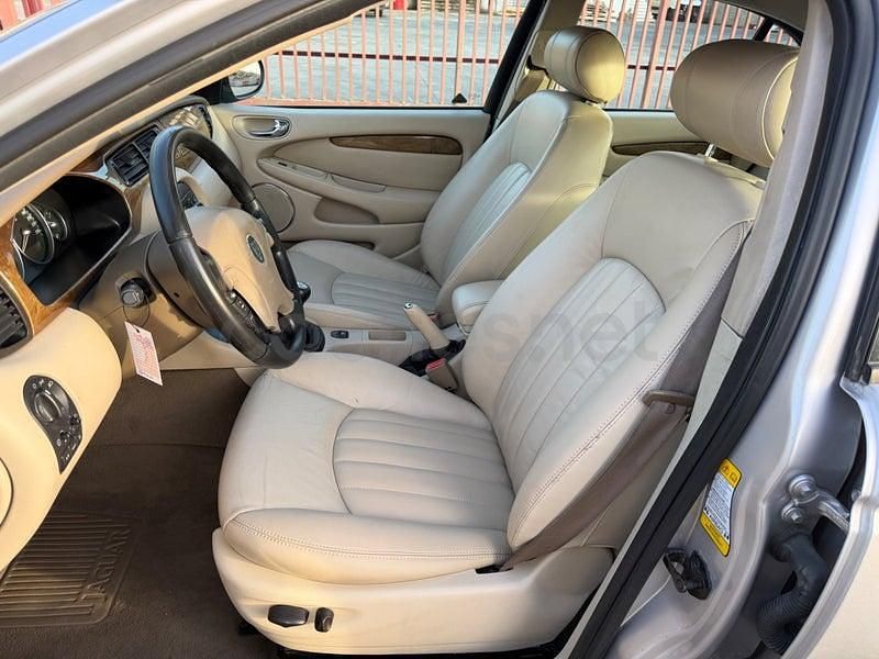 Usado Jaguar X-type 156 CV (114 kW) 2002 Gris / plata Berlina
