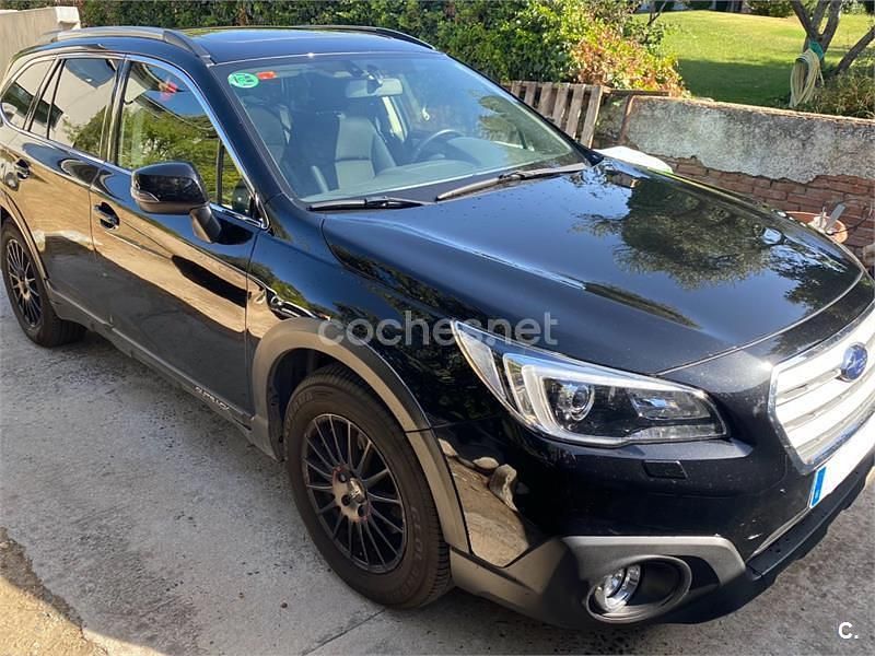 Negro Usado 2016 Subaru Outback SUV | 12.800 € (Precio justo) - Imagen 1/4