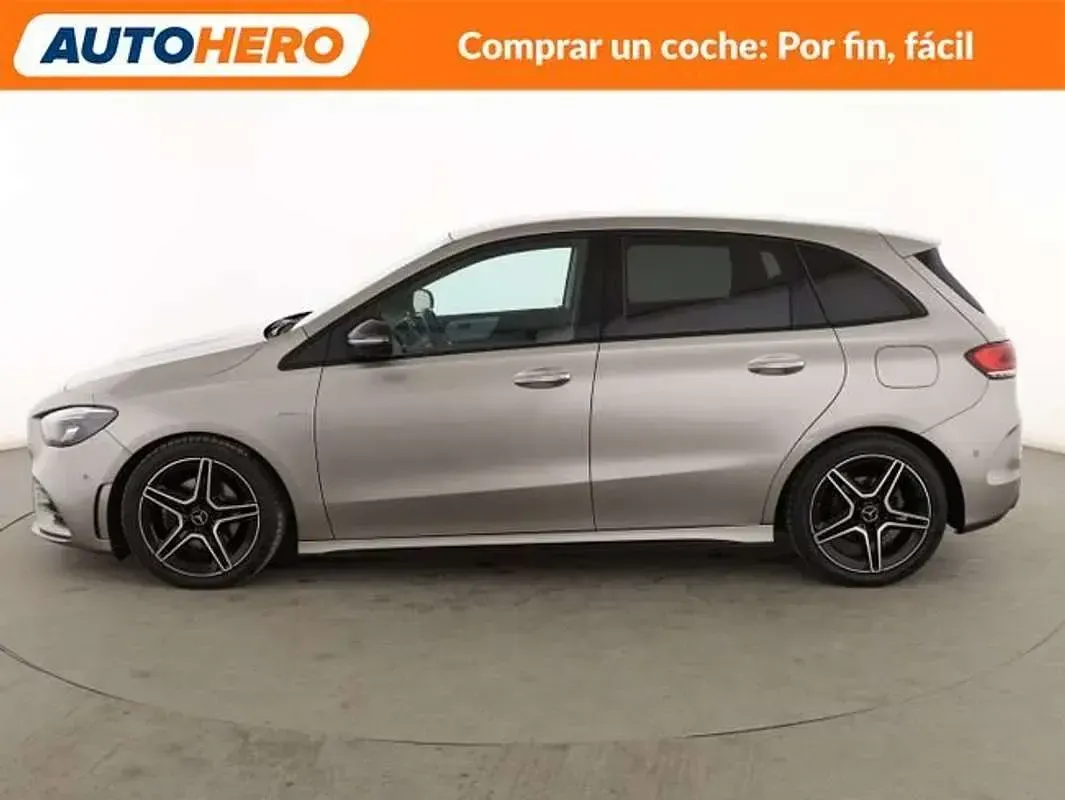 Usado Mercedes B200 AMG line 150 CV (110 kW) 2021 Gris Utilitario