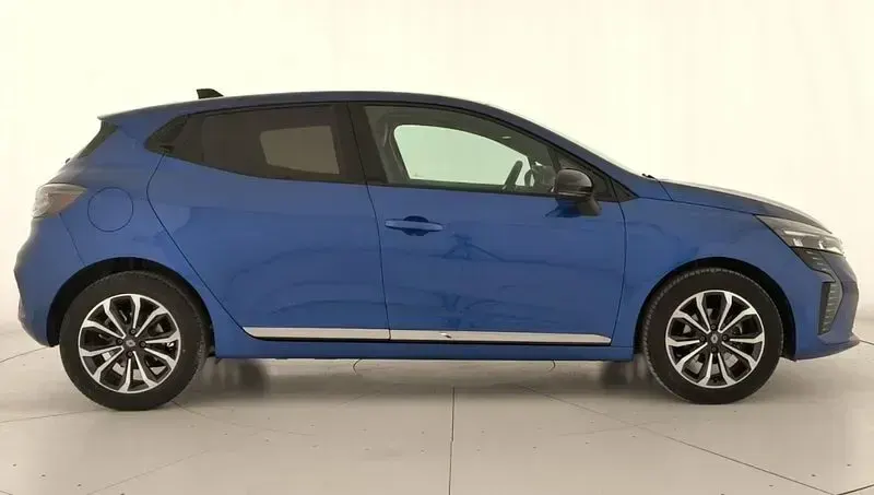 Usado Renault Clio V Techno 100 CV (73 kW) 2025 Azul Berlina