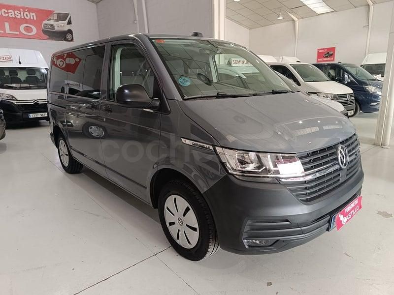 Usado VW Caravelle 110 CV (80 kW) 2023 Gris / plata Monovolumen