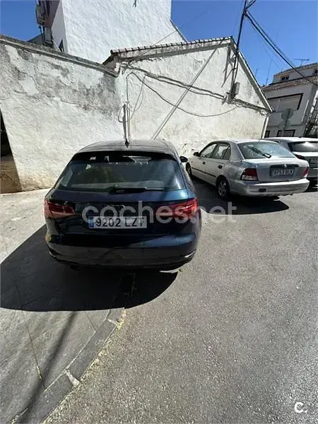 Usado Audi A3 116 CV (85 kW) 2017 Azul Berlina
