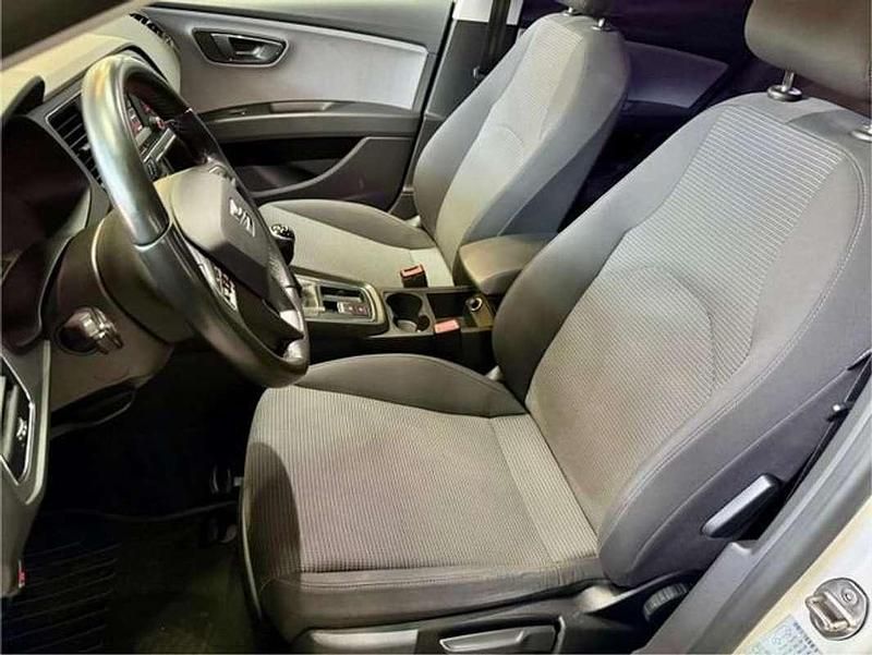 Usado Seat Leon Style 131 CV (96 kW) 2020 Blanco Berlina