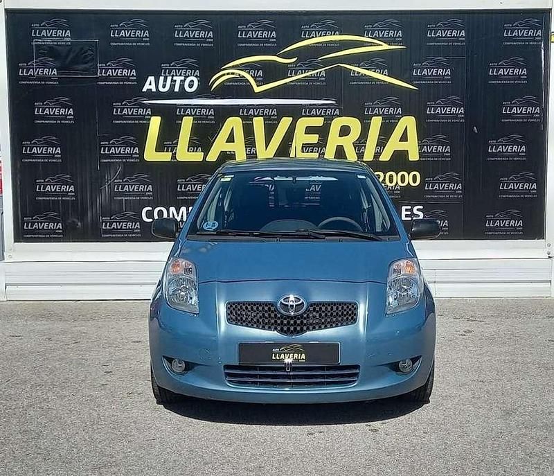 Usado Toyota Yaris Sol 87 CV (63 kW) 2008 Azul Utilitario