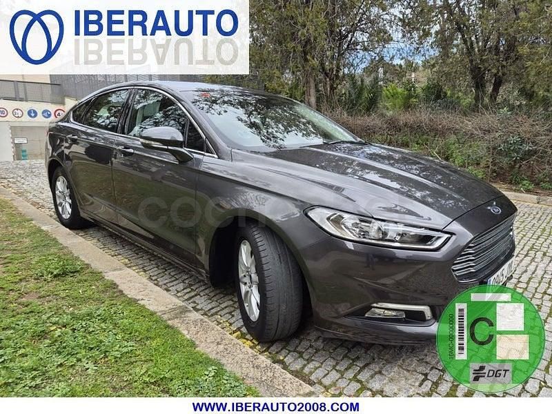 Usado Ford Mondeo Titanium 160 CV (117 kW) 2017 Gris / plata Berlina