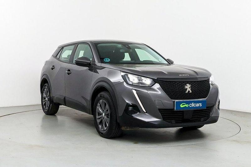 Usado Peugeot 2008 Active 110 CV (80 kW) 2021 Gris SUV