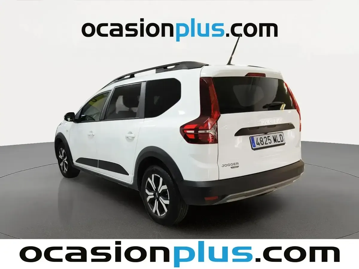 Usado Dacia Jogger Expression 140 CV (102 kW) 2023 Blanco Monovolumen