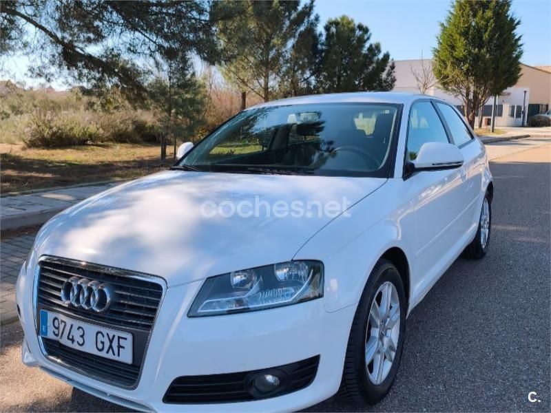 Usado Audi A3 Attraction 125 CV (91 kW) 2010 Blanco Utilitario