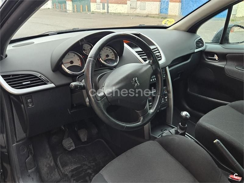 Usado Peugeot 207 Sport 90 CV (66 kW) 2007 Negro Berlina