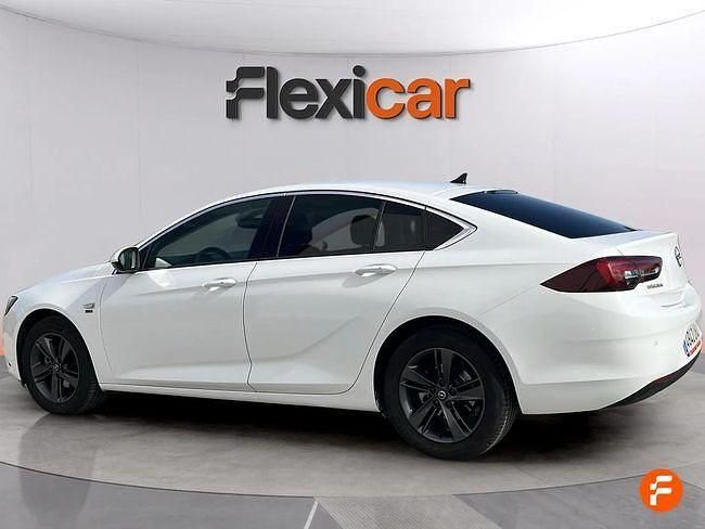 Usado Opel Insignia Innovation 136 CV (100 kW) 2020 Blanco Berlina