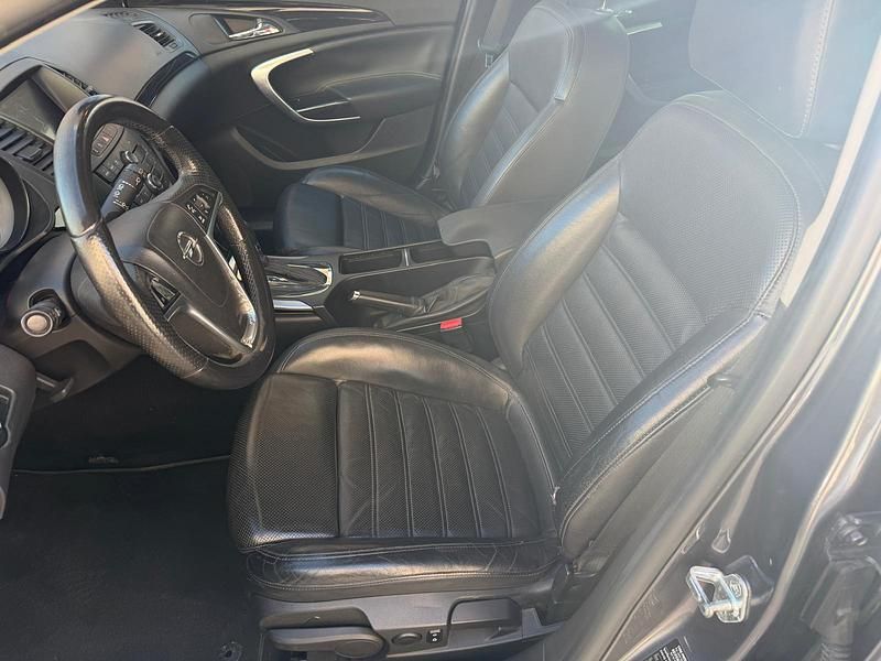 Usado Opel Insignia Cosmo 130 CV (95 kW) 2011 Gris Berlina