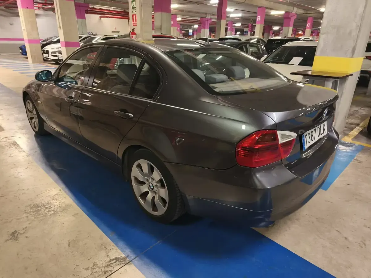 Usado BMW 320 150 CV (110 kW) 2005 Azul Utilitario