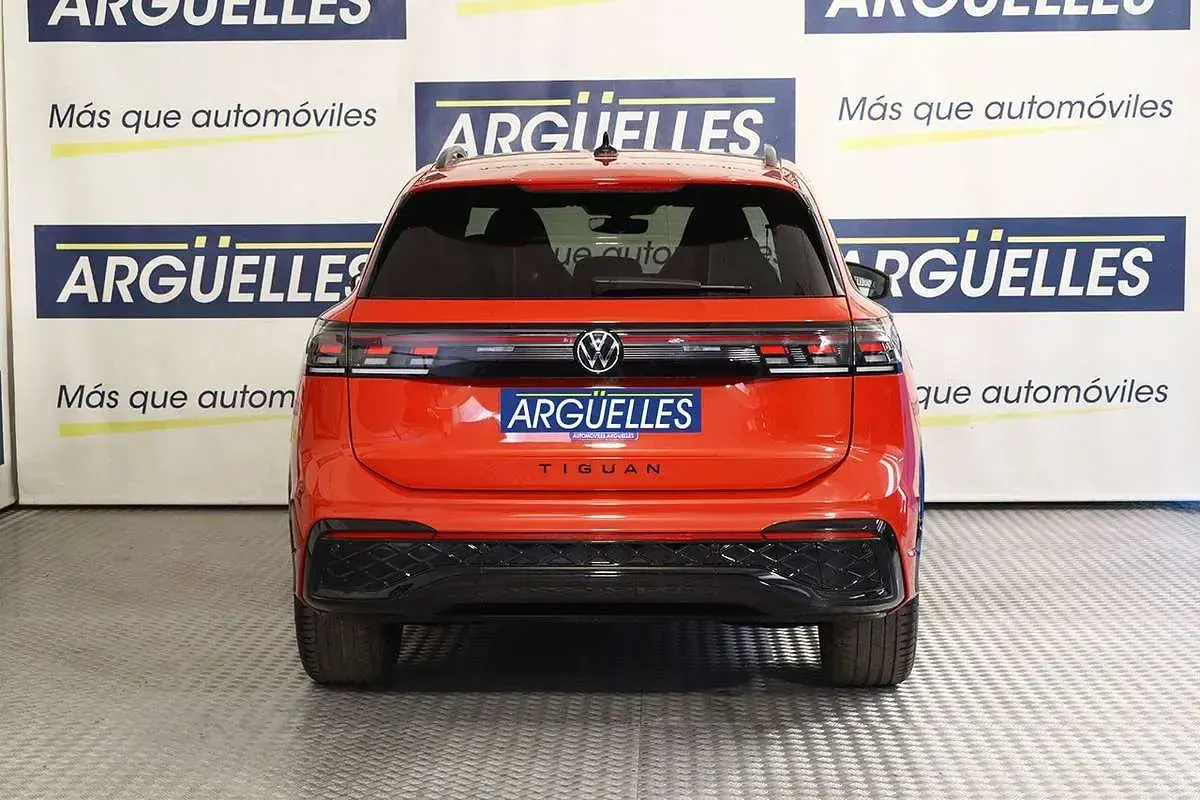 Usado VW Tiguan R-line 150 CV (110 kW) 2024 Rojo SUV