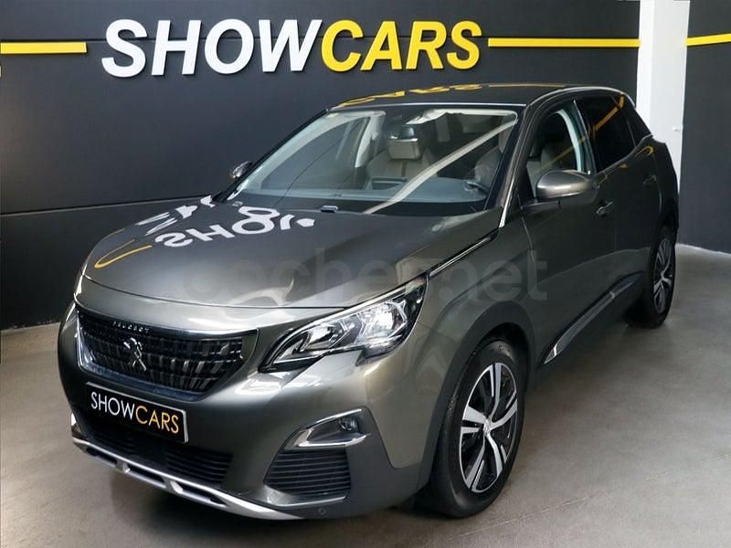 Usado Peugeot 3008 Allure 130 CV (95 kW) 2021 Gris / plata SUV
