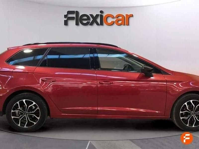 Usado Seat Leon ST Reference 105 CV (77 kW) 2015 Burdeos Familiar