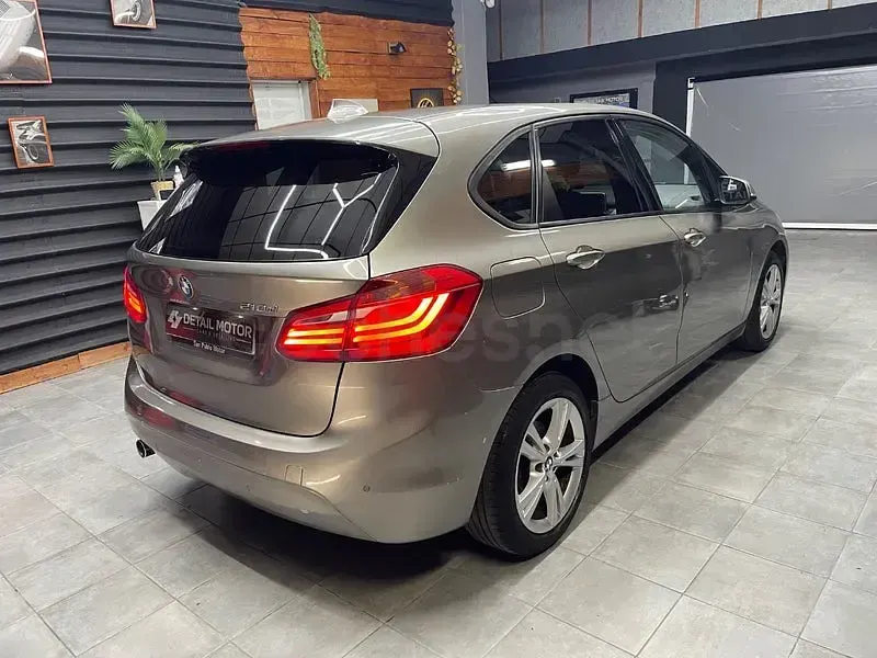 Usado BMW 218 Advantage 150 CV (110 kW) 2015 Beige Familiar
