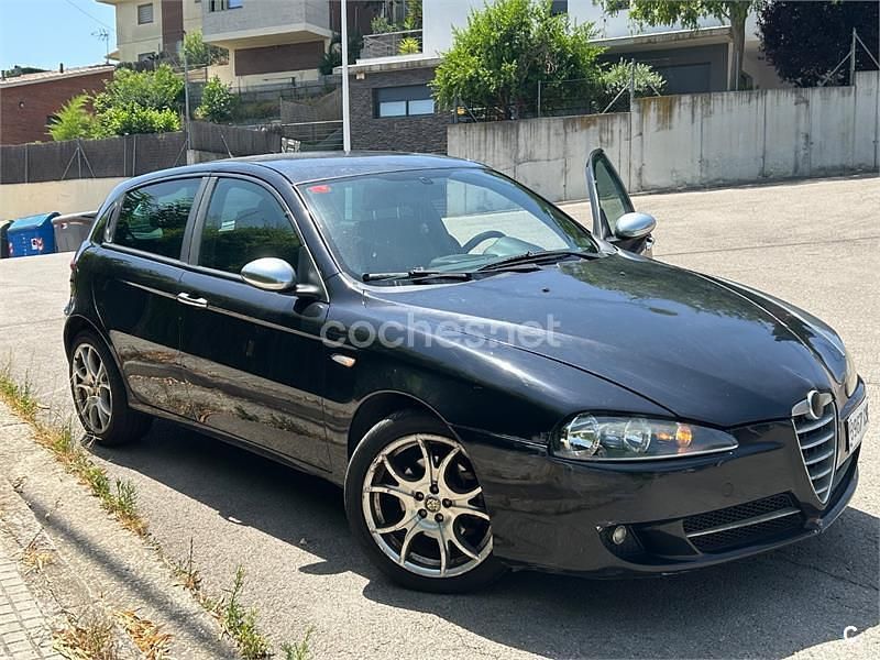 Negro Usado 2008 Alfa Romeo 147 Utilitario | 3600 € (Precio justo) - Imagen 1/4