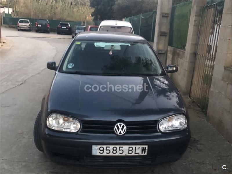 Usado VW Golf IV Highline 100 CV (73 kW) 2001 Azul Familiar