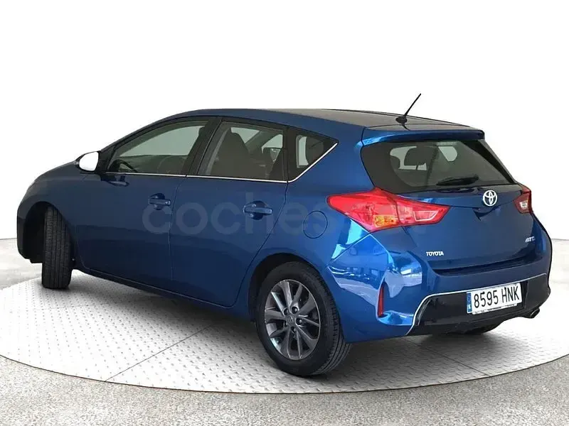 Usado Toyota Auris Active 124 CV (91 kW) 2013 Azul Berlina