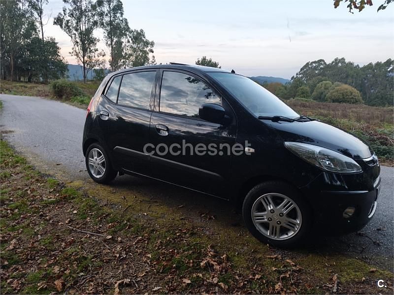 Negro Usado 2008 Hyundai i10 Comfort Utilitario | 4690 € (Precio justo) - Imagen 1/4