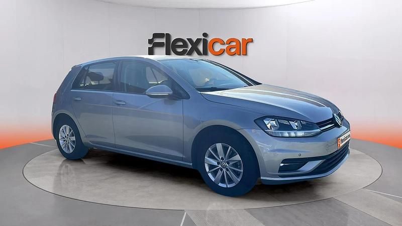 Usado VW Golf VII Advance 115 CV (84 kW) 2020 Gris Berlina