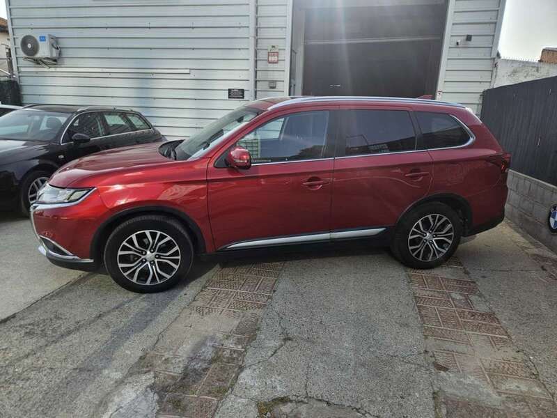 Usado Mitsubishi Outlander Motion 150 CV (110 kW) 2017 Rojo SUV