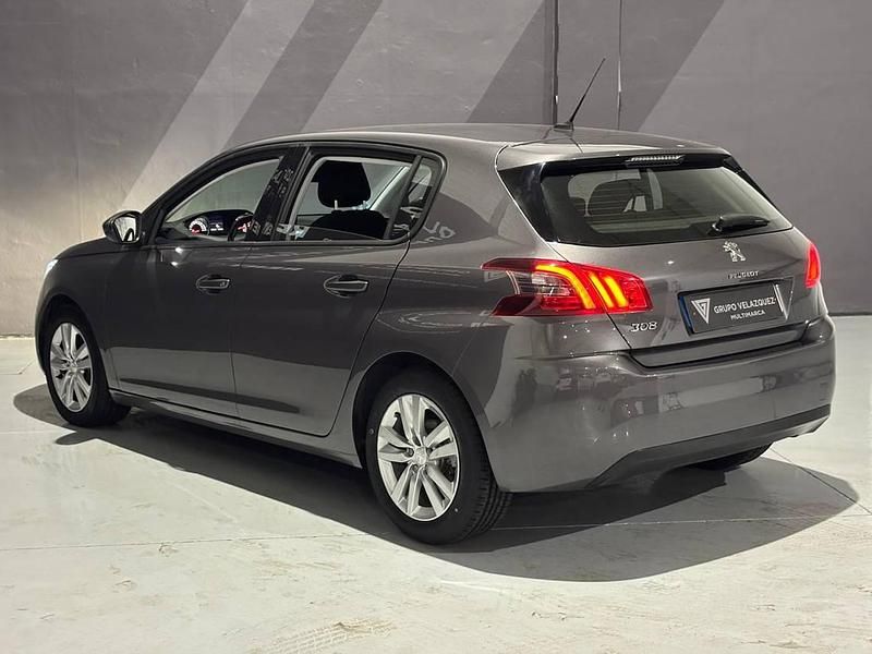 Usado Peugeot 308 Style 130 CV (95 kW) 2021 Gris Familiar