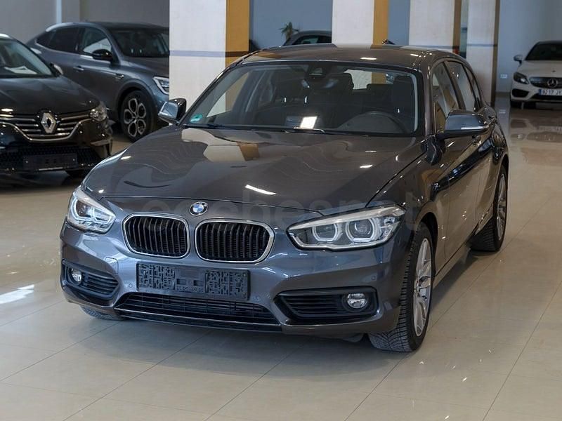Usado BMW 118 150 CV (110 kW) 2019 Gris / plata Utilitario