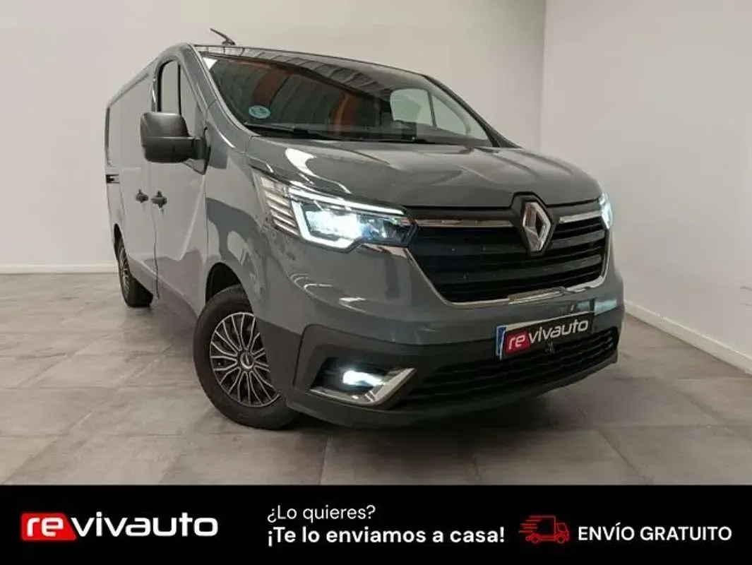 Usado Renault Trafic 150 CV (110 kW) 2023 Gris Monovolumen