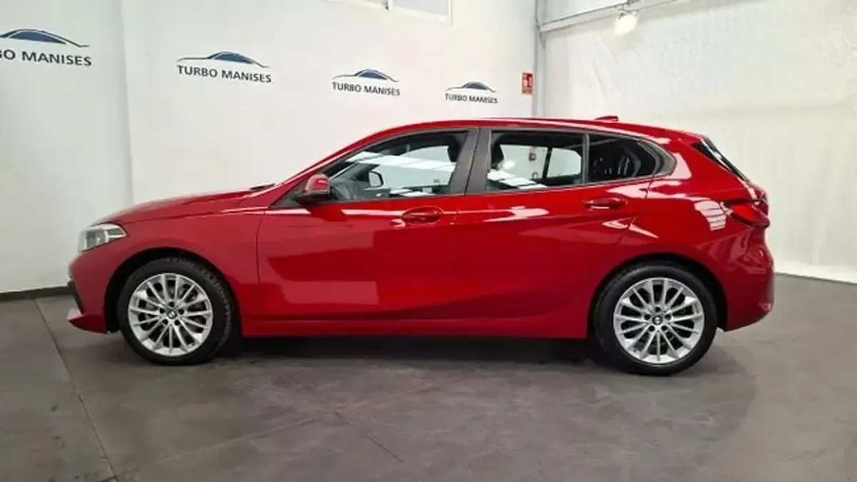 Usado BMW 118 136 CV (100 kW) 2023 Rojo Utilitario