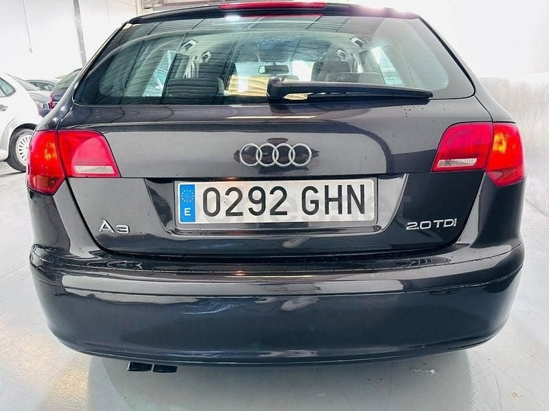 Usado Audi A3 Ambiente 140 CV (102 kW) 2009 Negro Utilitario