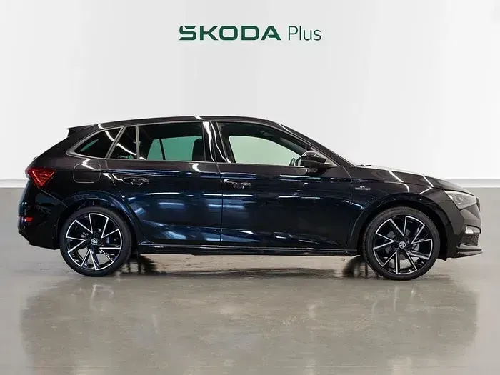 Usado Skoda Scala Monte Carlo 150 CV (110 kW) 2021 Negro Utilitario