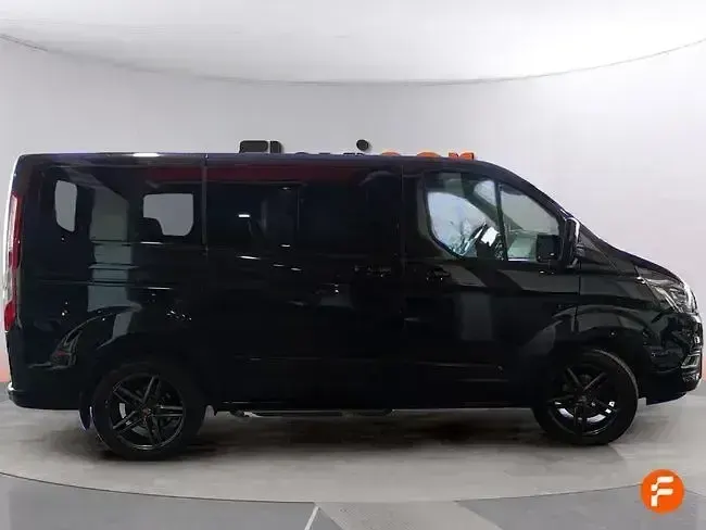 Usado Ford Tourneo Custom Titanium 130 CV (95 kW) 2019 Negro Van