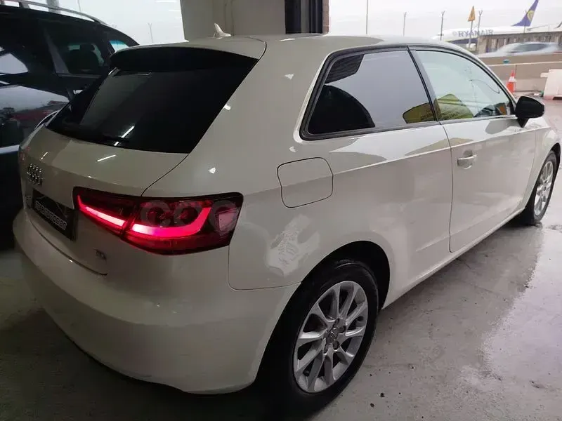 Usado Audi A3 Ambition 105 HP (77 kW) 2014 Branco Sedan