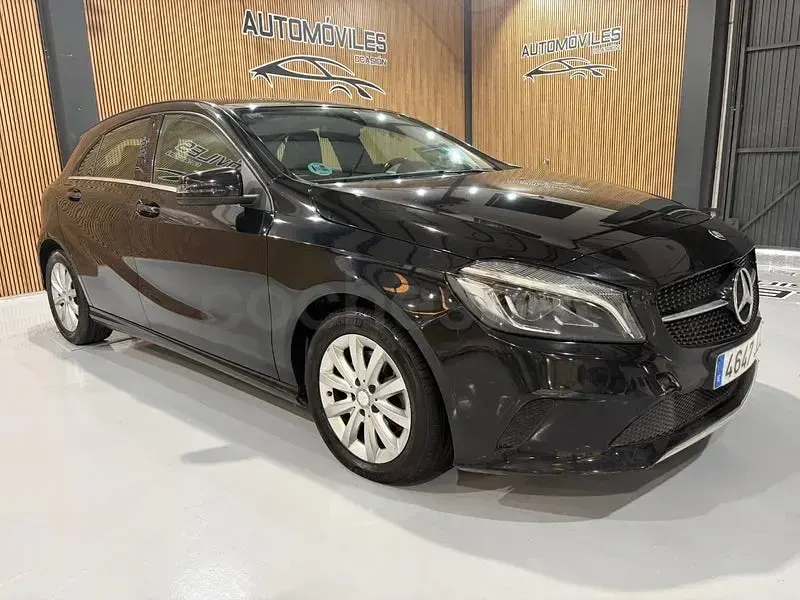 Usado Mercedes A200 Style 136 CV (100 kW) 2016 Negro Utilitario