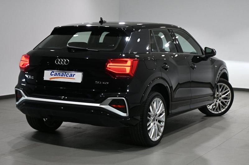 Usado Audi Q2 S-Line 116 HP (85 kW) 2024 Preto SUV
