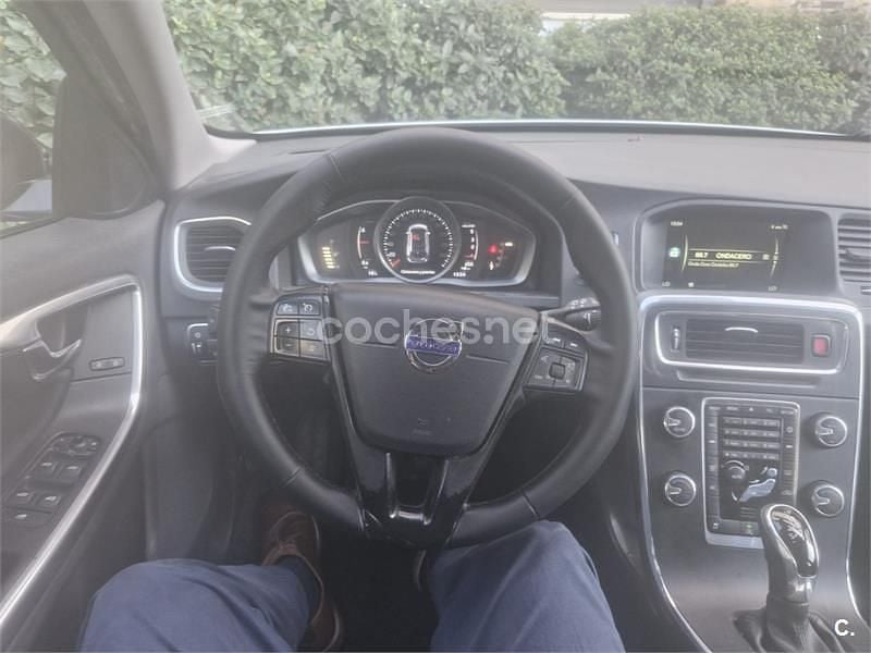 Usado Volvo V60 CC Summum 150 CV (110 kW) 2016 Blanco Familiar