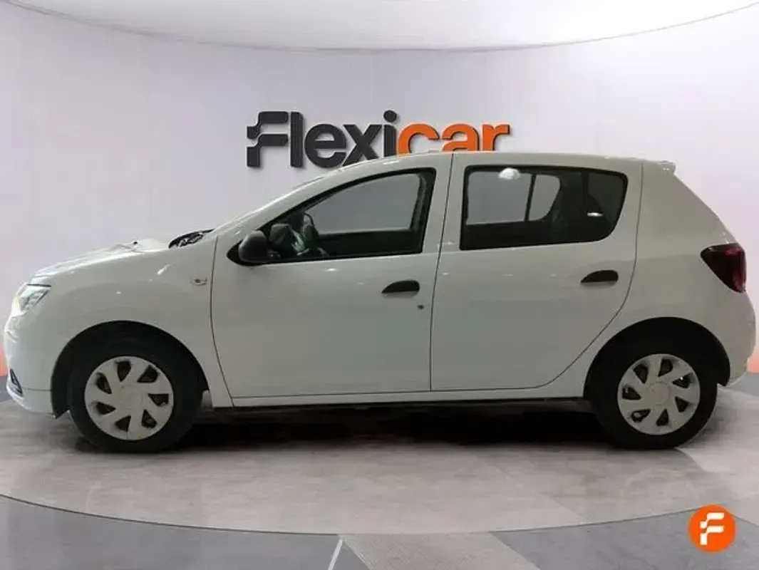 Usado Dacia Sandero Acces 75 CV (55 kW) 2018 Blanco Utilitario