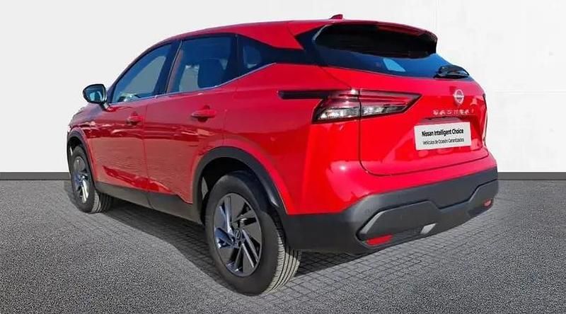 Usado Nissan Qashqai Acenta 140 CV (102 kW) 2023 Yokohama red (sólida) SUV